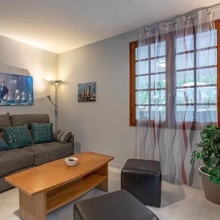 Maison Dans Les Pins 200 M